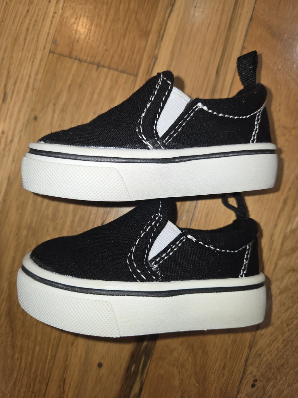 wonder nation Black and White Slip-On Baby Shoes